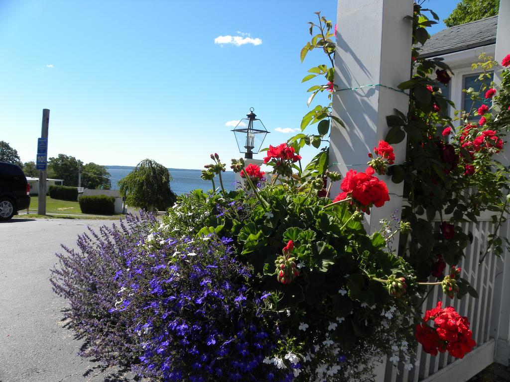 Colonial Gables Oceanfront Village Belfast Bagian luar foto